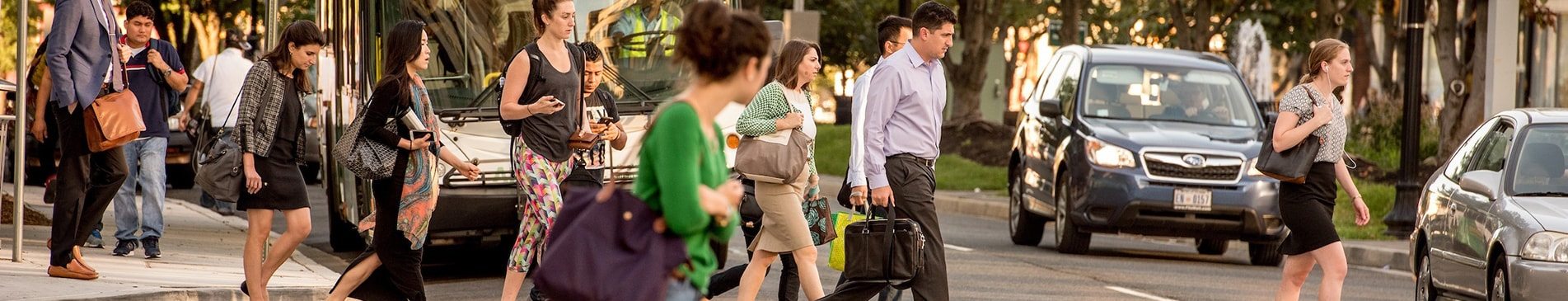 people crossing the street in arlington virginia